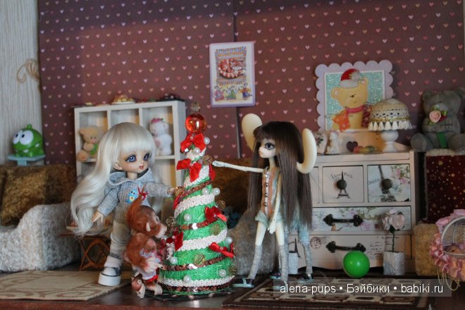 Как мои девчонки елку наряжали