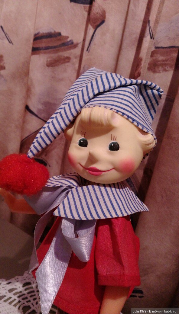 Симпатичные девчонки и Буратино Горьковской фабрики игрушек "Мир"