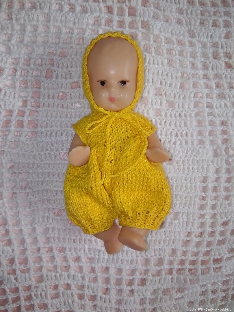 Вязаные наряды для винтажных пупсиков (фото 2)