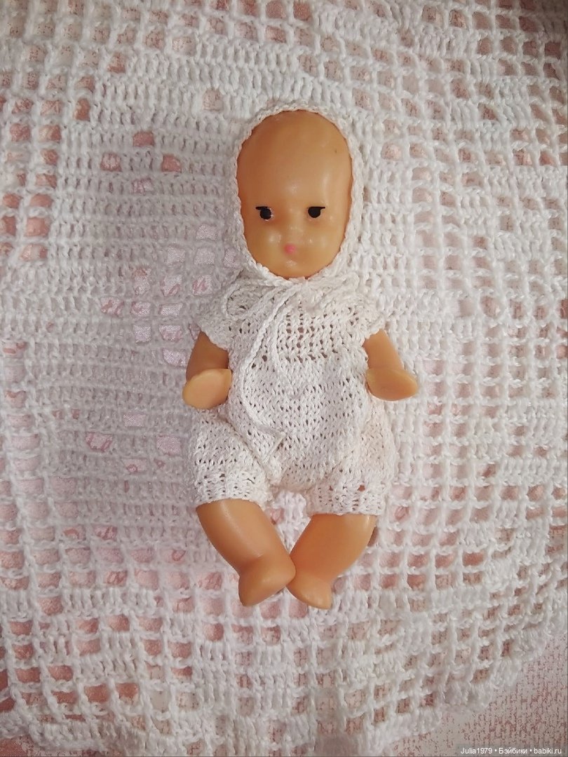 Вязаные наряды для винтажных пупсиков (фото 3)