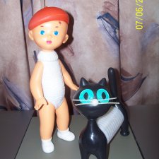 Мальчуган в берете Никита и кот - гармошка