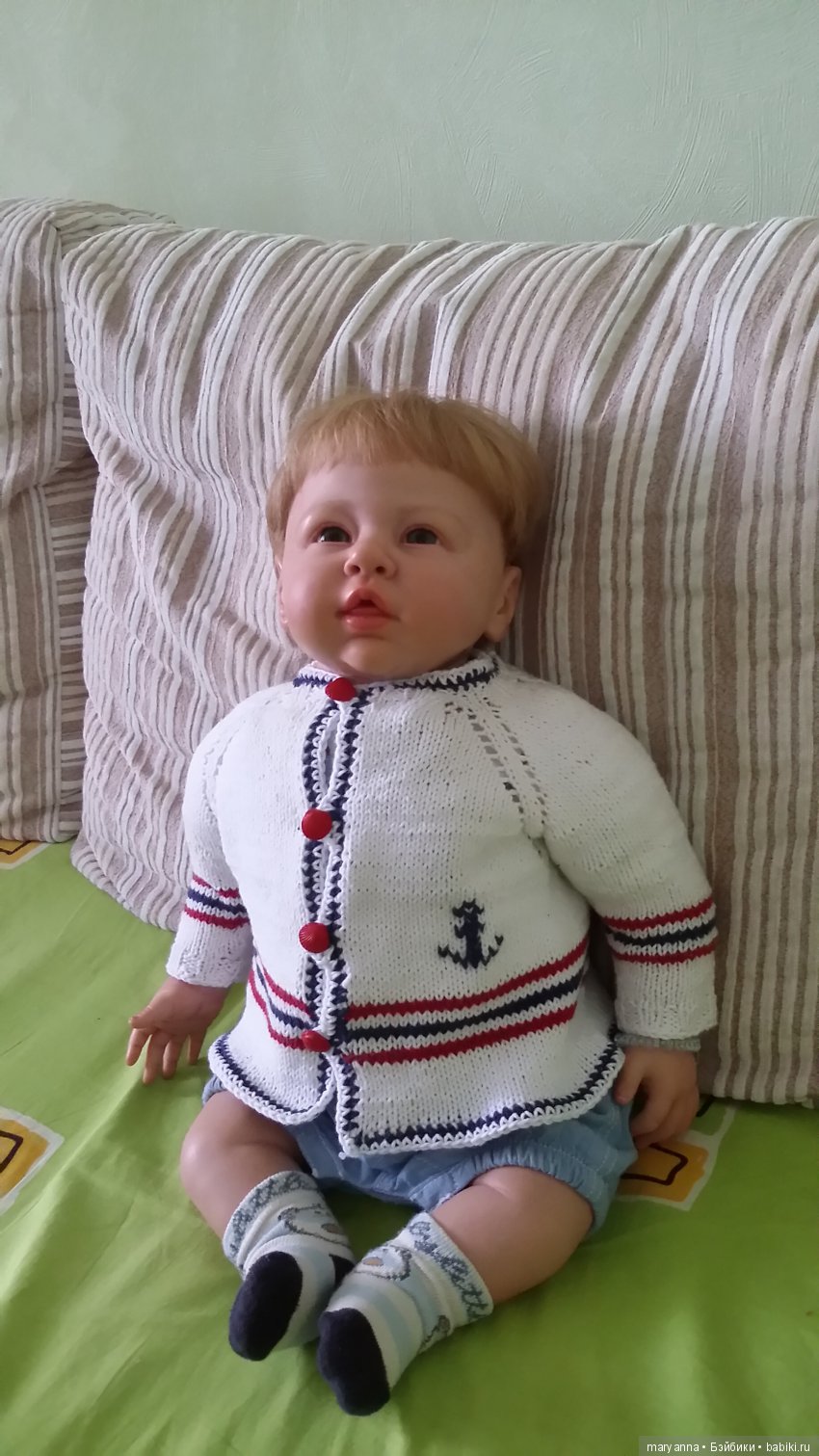 Юлик в новой кофточке