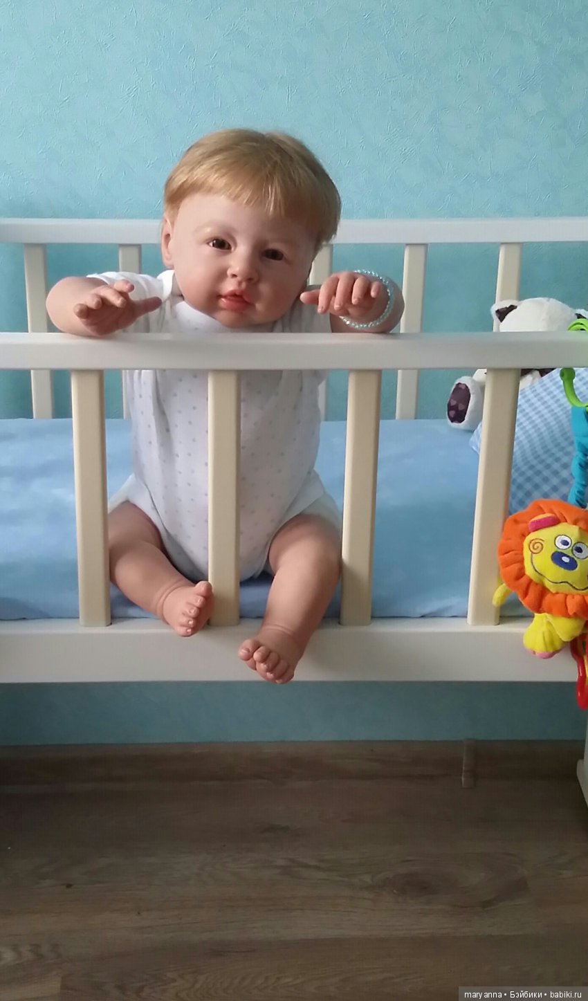 Юлик в колыбели