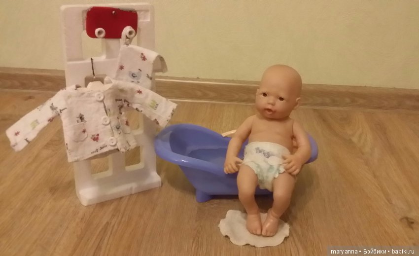 Закари в подгузнике