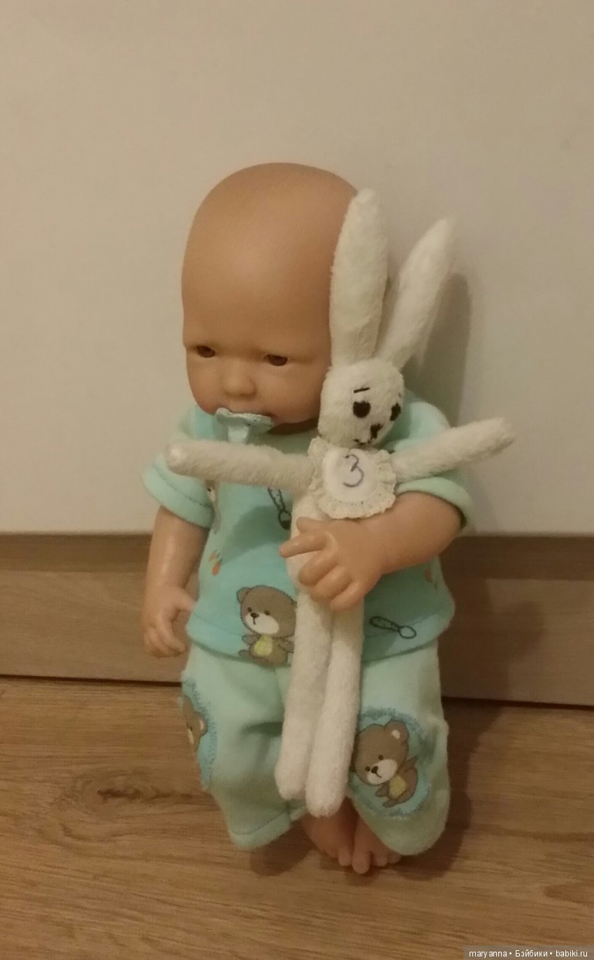 Закари с зайкой