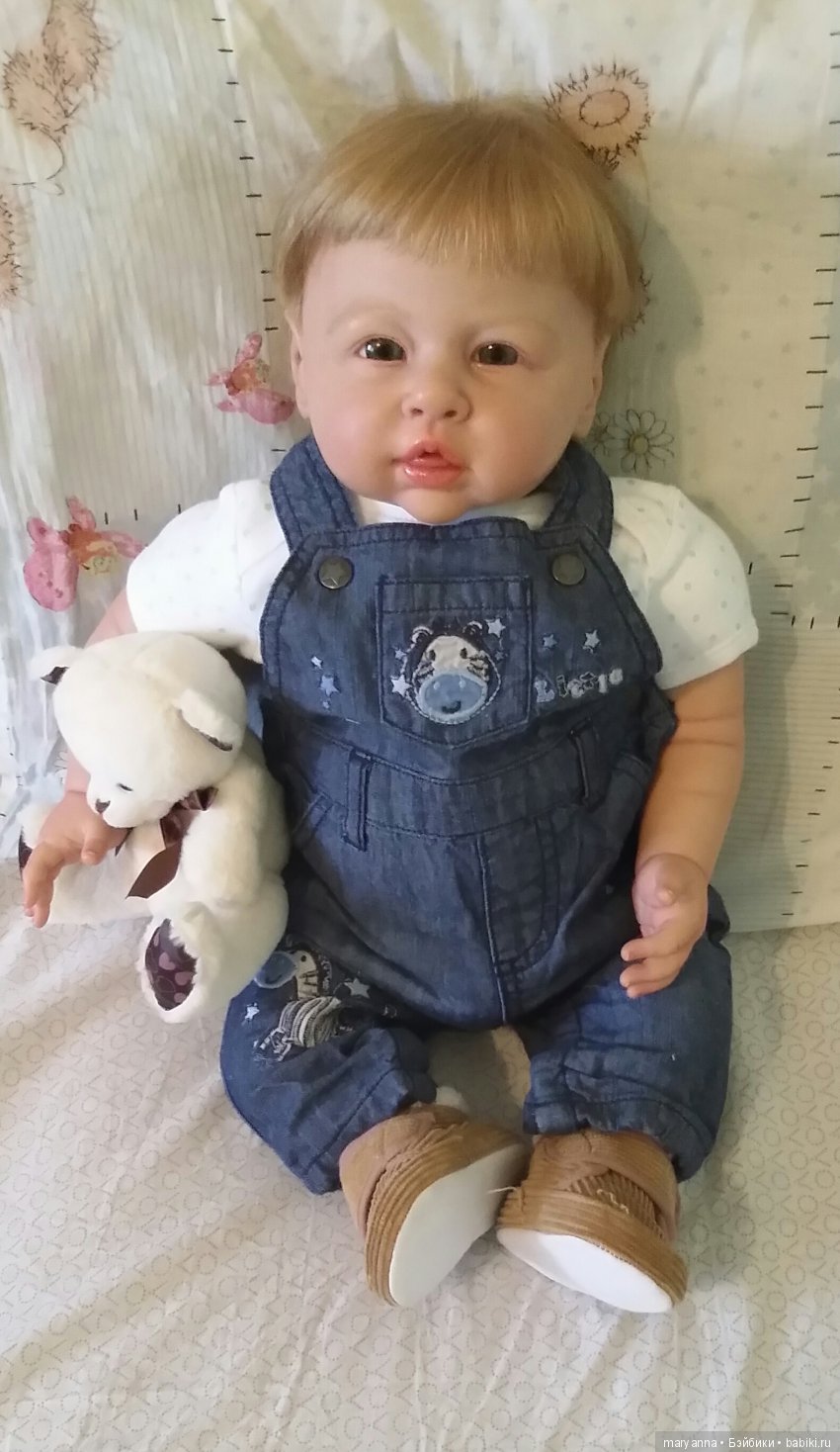 Юлик  в новом образе с мишкой