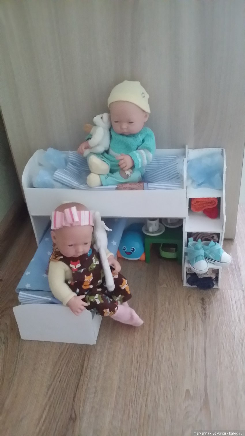 Двухъярусная кровать