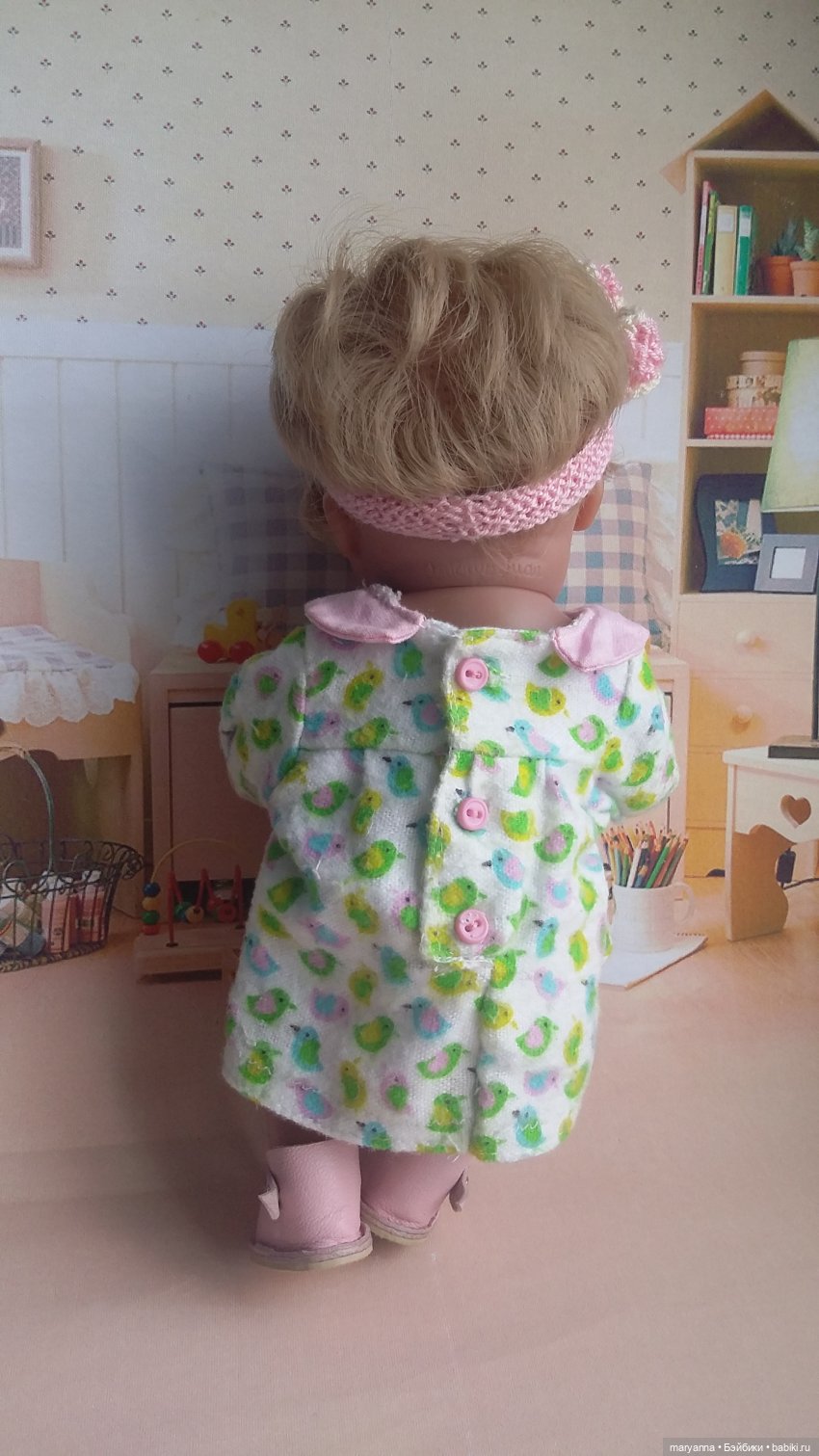 Птичка-невеличка. Платье с длинным рукавом и отрезной кокеткой для Пепиты AJM + Выкройка (фото 2)