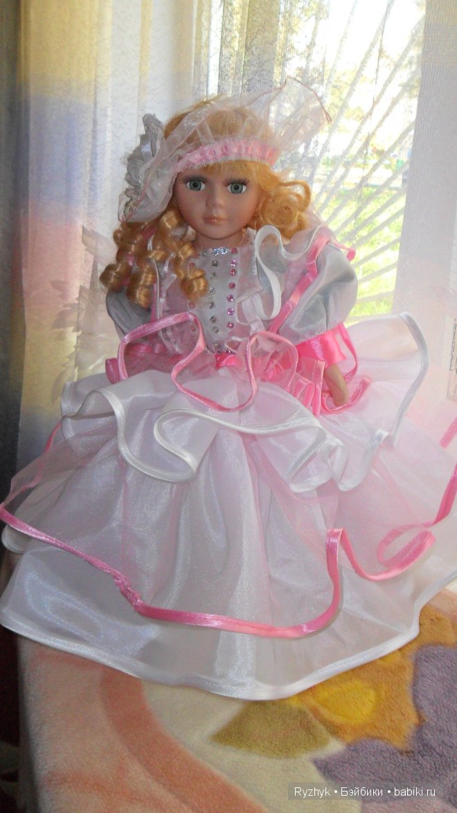 Платье для куклы на свадебную машину