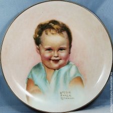 Винтажная фарфоровая тарелка с малышом