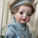 Малыш в матросском костюмчике