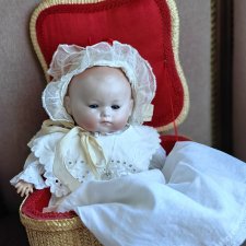 Малютка Анна Павлова в корзинке