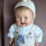 Очаровательный пупс