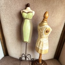 Два кукольных манекена