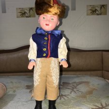 Сувенирный паренек в национальной одежде Сувенирный паренек в национальной одежде