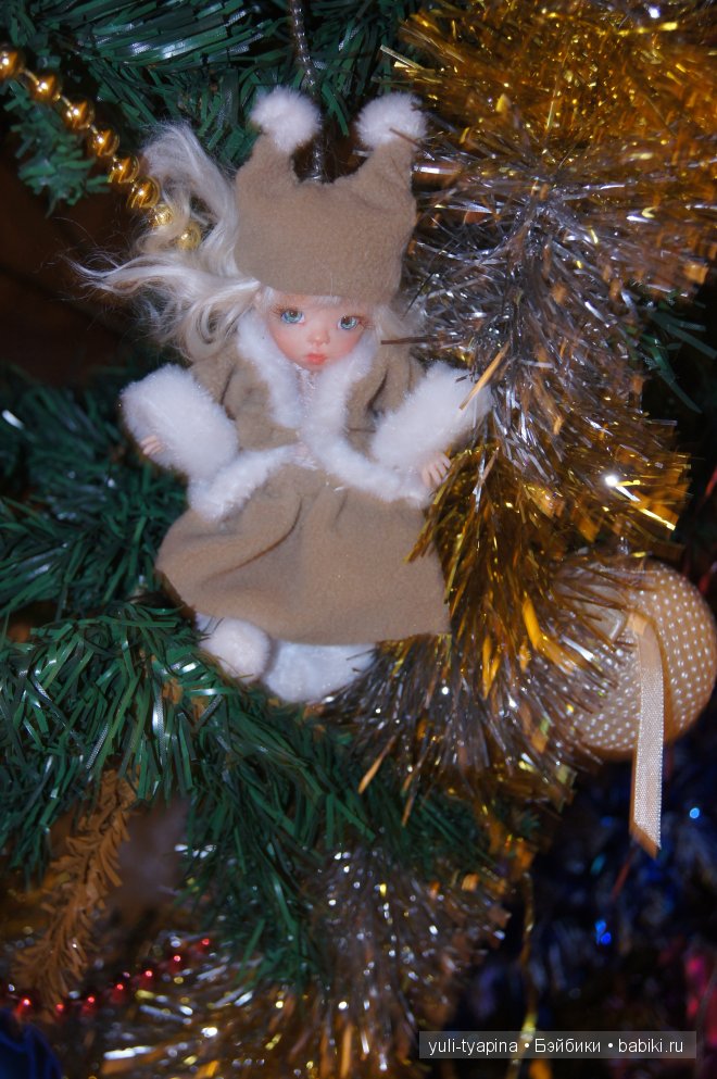 Новый наряд Ани или как она посетила елку(Авторская кукла от Татьяны Филенко)