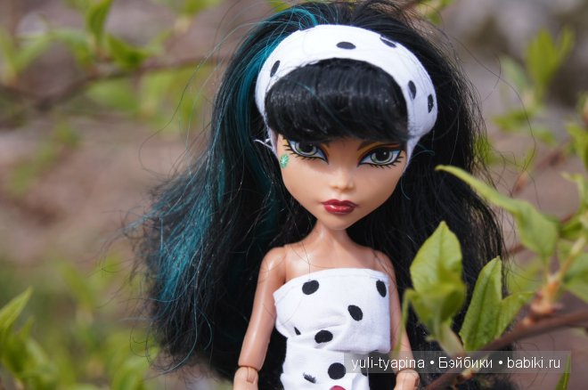 Монстр Хай вышли на прогулку Monster High