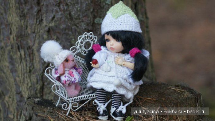 Юлена,(Пукифи антешка) прогулка. Или сказочный лес