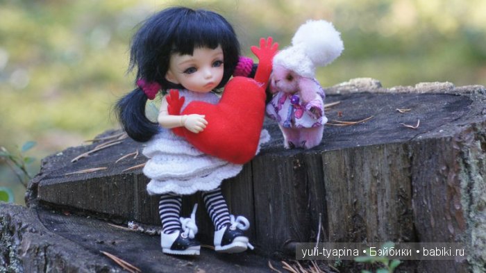 Юлена,(Пукифи антешка) прогулка. Или сказочный лес