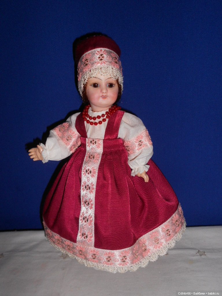 Три сестрицы.Две антикварные головки превращаются в очаровательных кукол. +Бонус: бигуди для завивки маленьких паричков