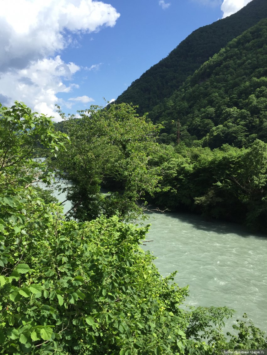 Путешествие Люсеньки на озеро Рица.( часть 1)