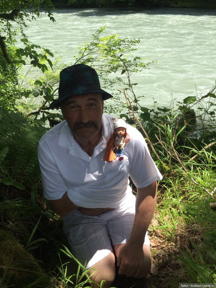 Путешествие Люсеньки на озеро Рица.( часть 1)