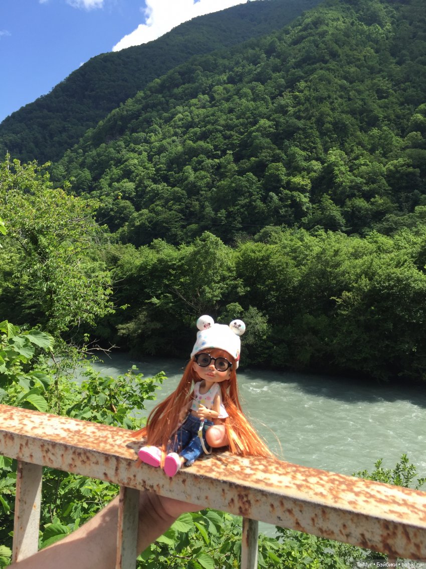 Путешествие Люсеньки на озеро Рица.( часть 1)