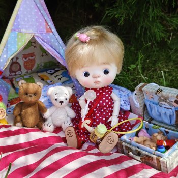 Китти на даче