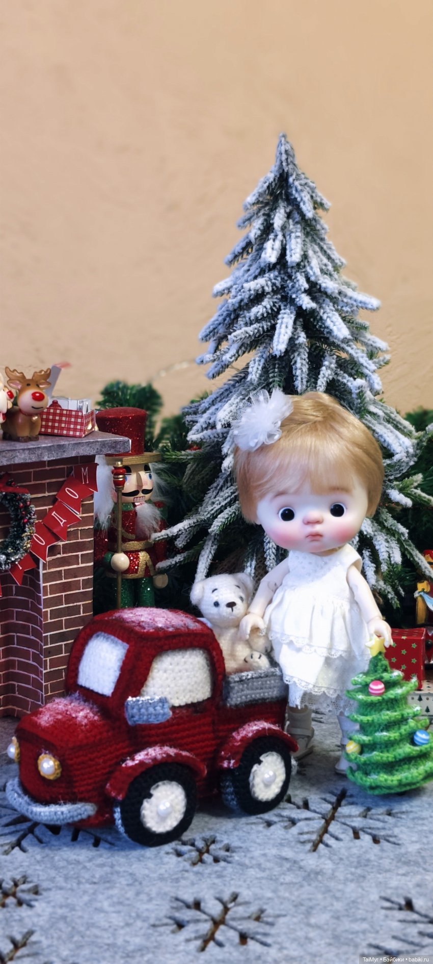 Китти и подарок на новый год