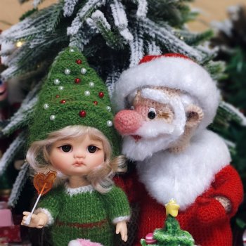 А к нам приходил дедушка Мороз