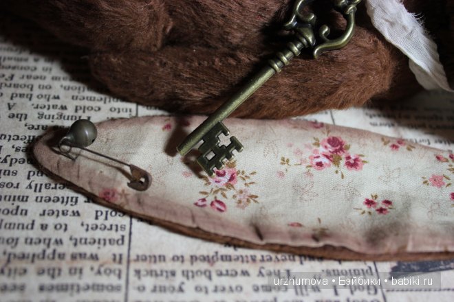 "Ключ от баночки с ирисками..." Авторский кролик Тедди (фото 6)