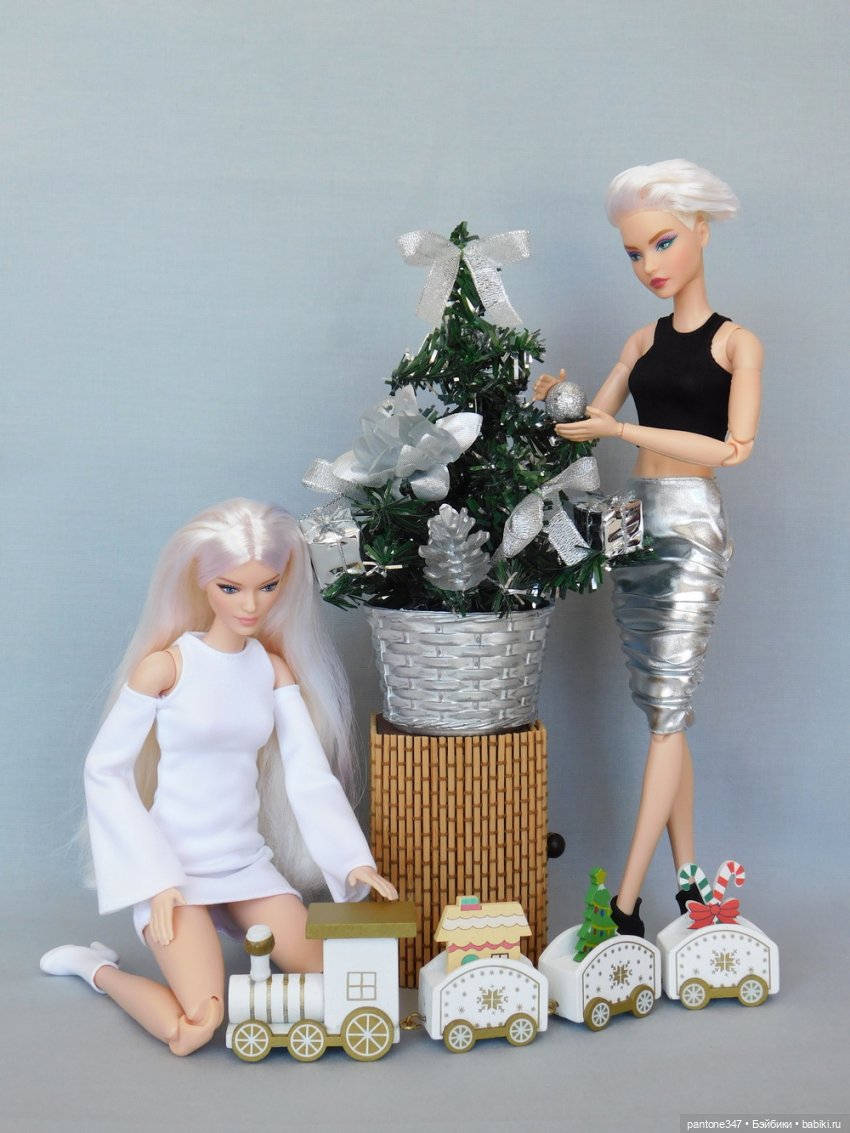 Новогодние открытки с участием кукол из моей коллекции