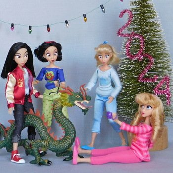 Новогодние открытки с участием кукол из моей коллекции