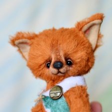 Новенькая игрушка  ручной работы лисенок на ладошке