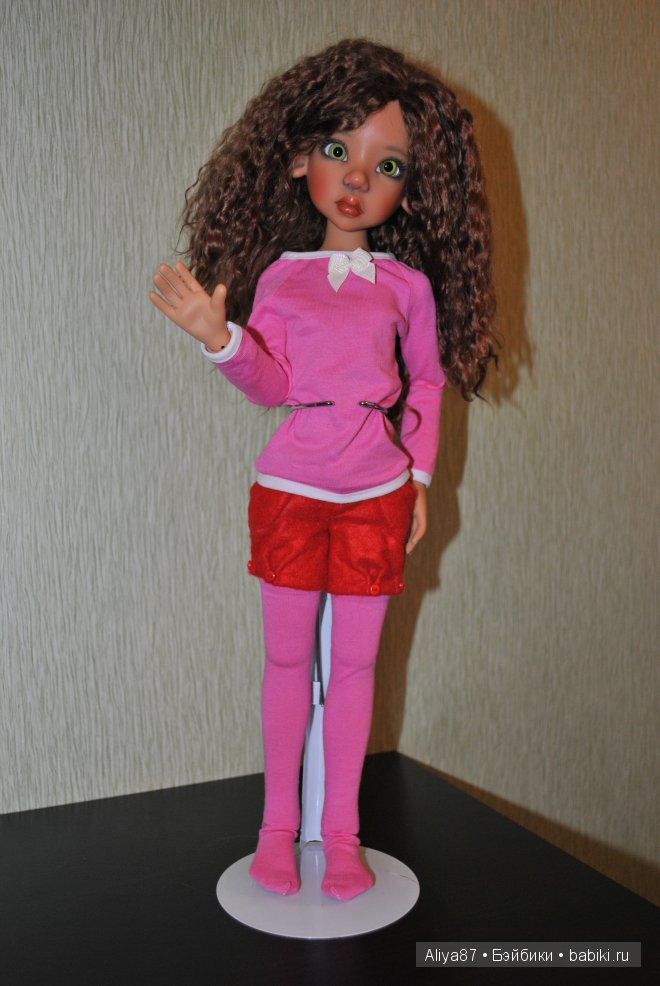 Моя прекрасная Ларисса, Kaye Wiggs