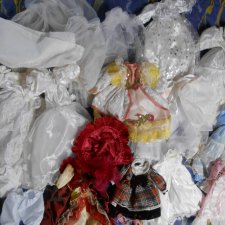 Продам одежду от фарфоровых кукол,снижение цены 800 рублей