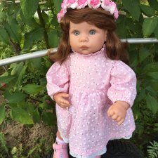 Викуся ходила гулять,отдыхала