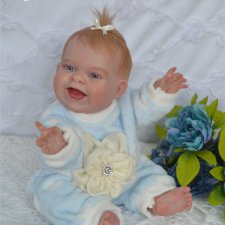 Весёлая девчушка Маруся