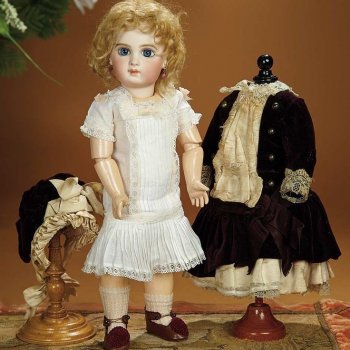 Наряды для антикварных кукол..