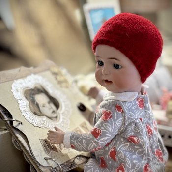 Мне малым мало спалось ..)