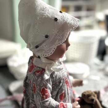 Шью чепчик на антикварную куклу 🧵