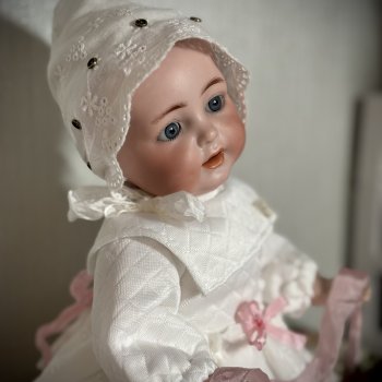 Шью на антикварную куклу 🧵