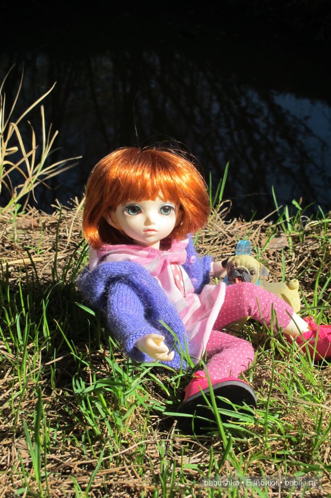 Прогулка Молли ( кукла БЖД) и встреча со смурфиками + влюбленная парочка уточек (фото 4)