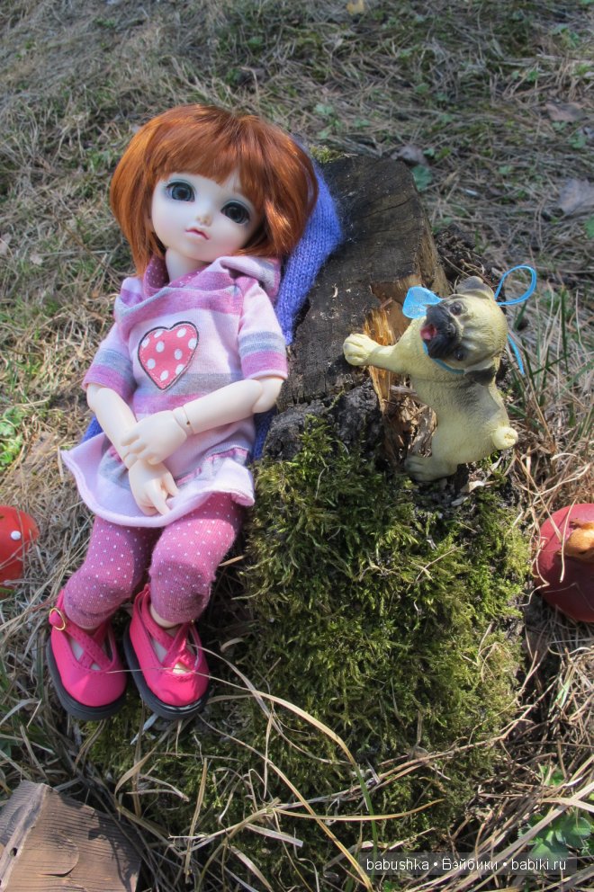 Прогулка Молли ( кукла БЖД) и встреча со смурфиками + влюбленная парочка уточек