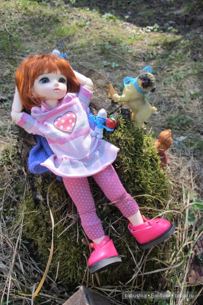 Прогулка Молли ( кукла БЖД) и встреча со смурфиками + влюбленная парочка уточек