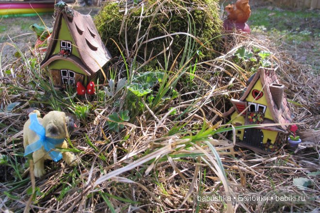 Прогулка Молли ( кукла БЖД) и встреча со смурфиками + влюбленная парочка уточек