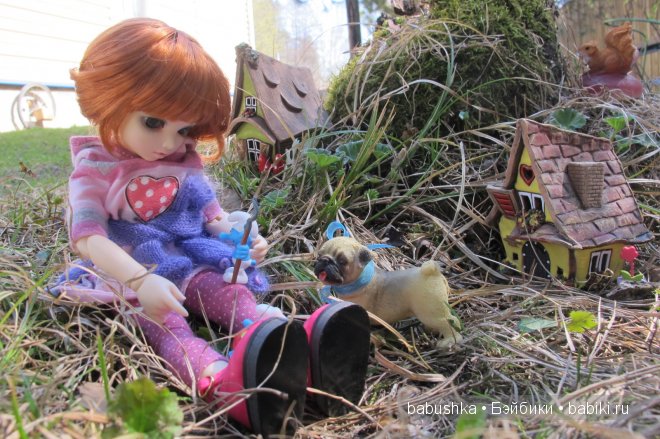 Прогулка Молли ( кукла БЖД) и встреча со смурфиками + влюбленная парочка уточек