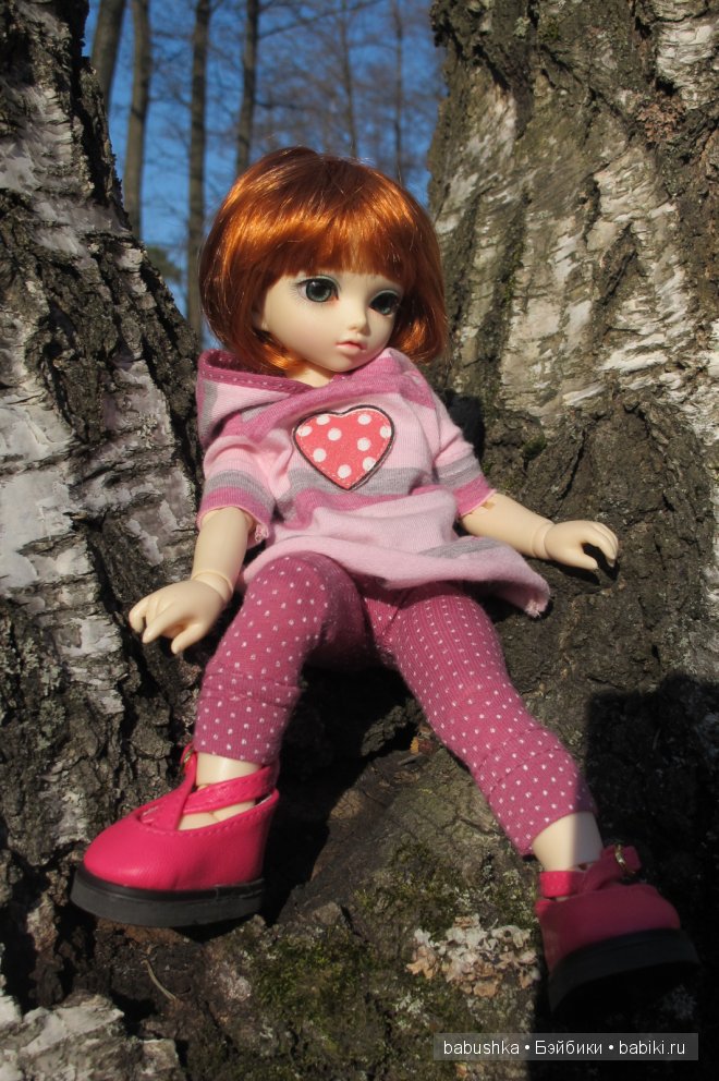 Прогулка Молли ( кукла БЖД) и встреча со смурфиками + влюбленная парочка уточек