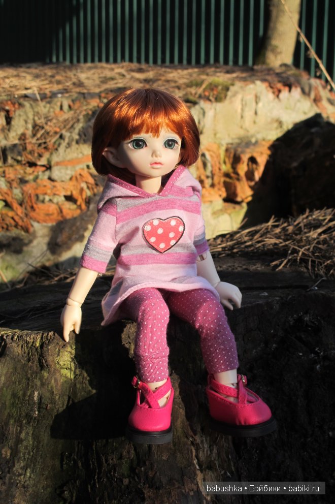 Прогулка Молли ( кукла БЖД) и встреча со смурфиками + влюбленная парочка уточек