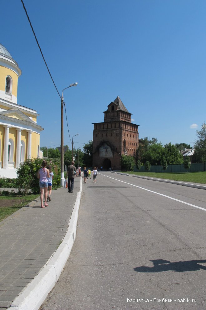 Прогулка по территории Кремля, Коломна